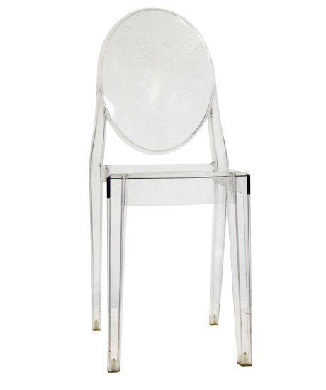 “Victoria ghost” chair - In clear or black polycarbonate – Size 38X52Xh89 cm